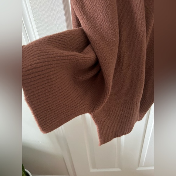 Abercrombie Oversized Sweater, size L - Picture 5 of 5